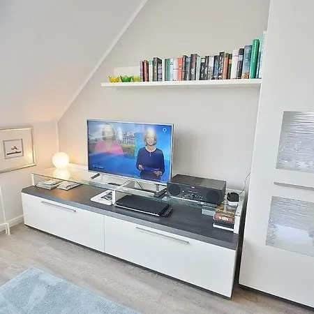 Apartment Rahlstedter Str 8 App 8 *